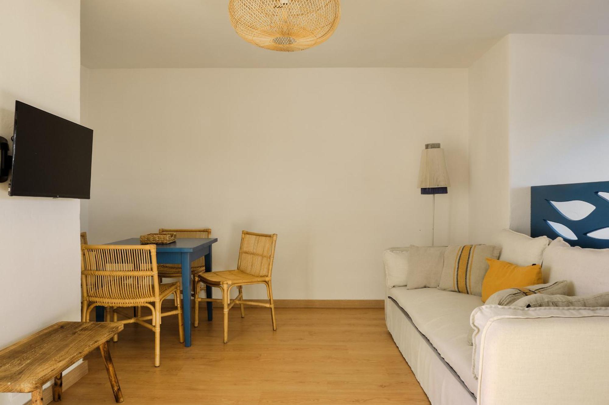 Arenal D'En Castell South Apartment Exterior photo