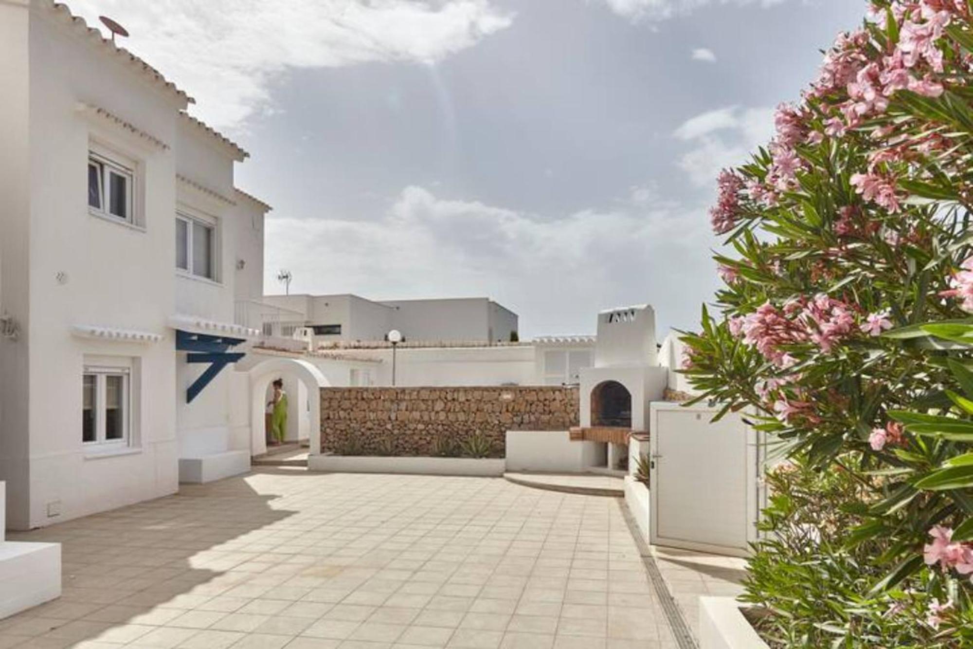 Arenal D'En Castell South Apartment Exterior photo